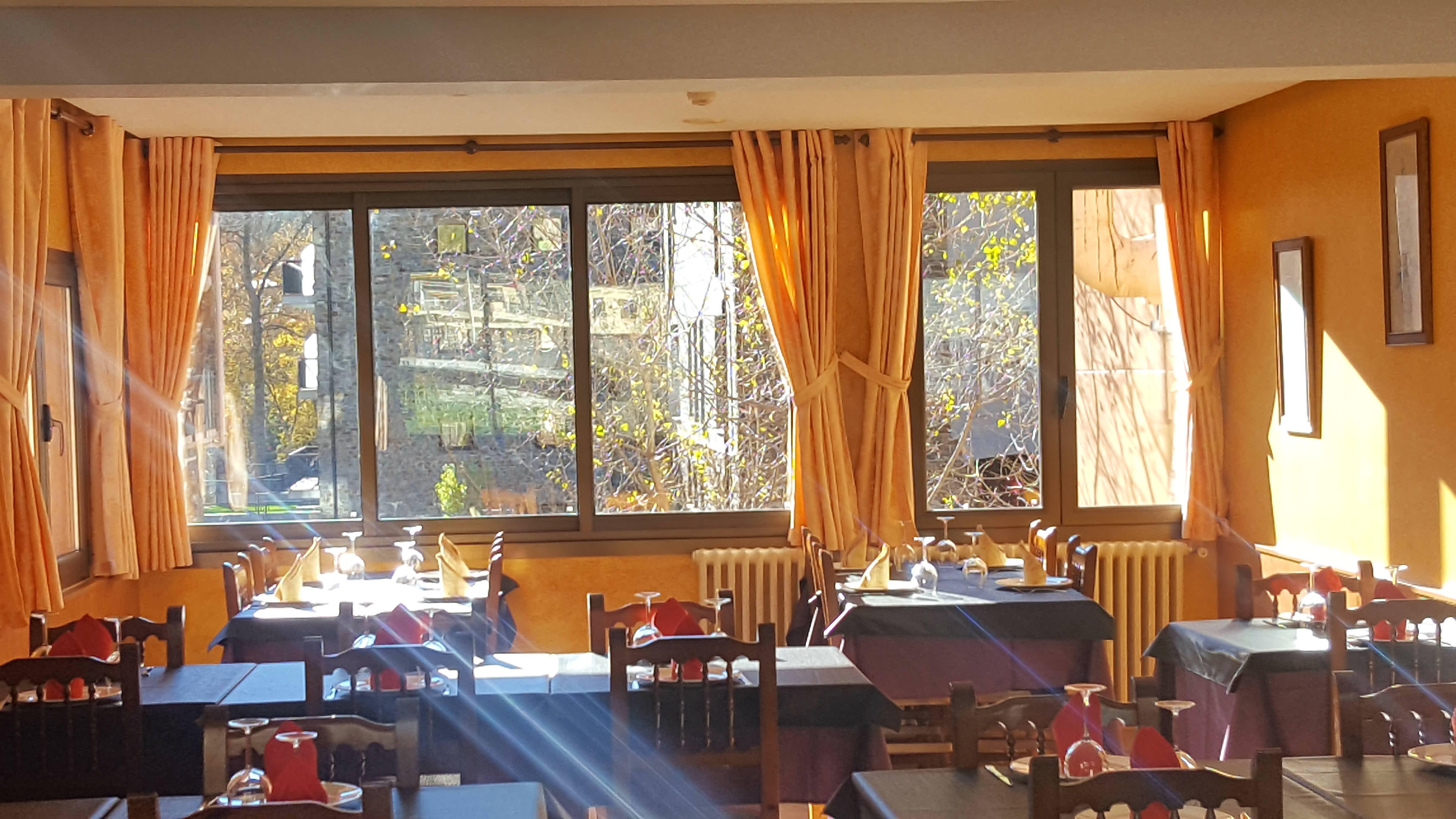 Hotel Sucara La Cortinada Bagian luar foto