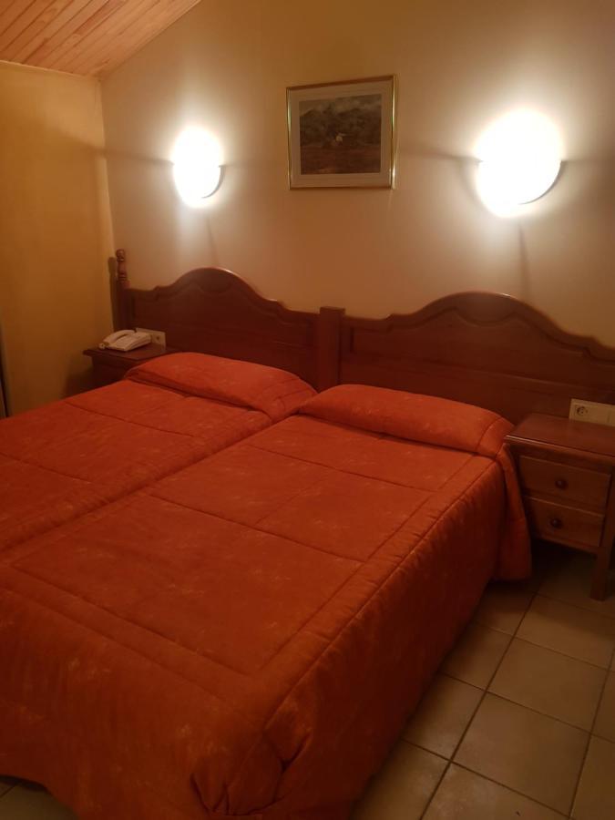 Hotel Sucara La Cortinada Bagian luar foto