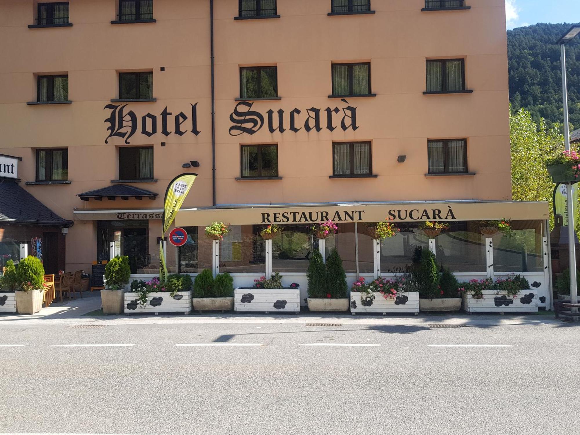 Hotel Sucara La Cortinada Bagian luar foto