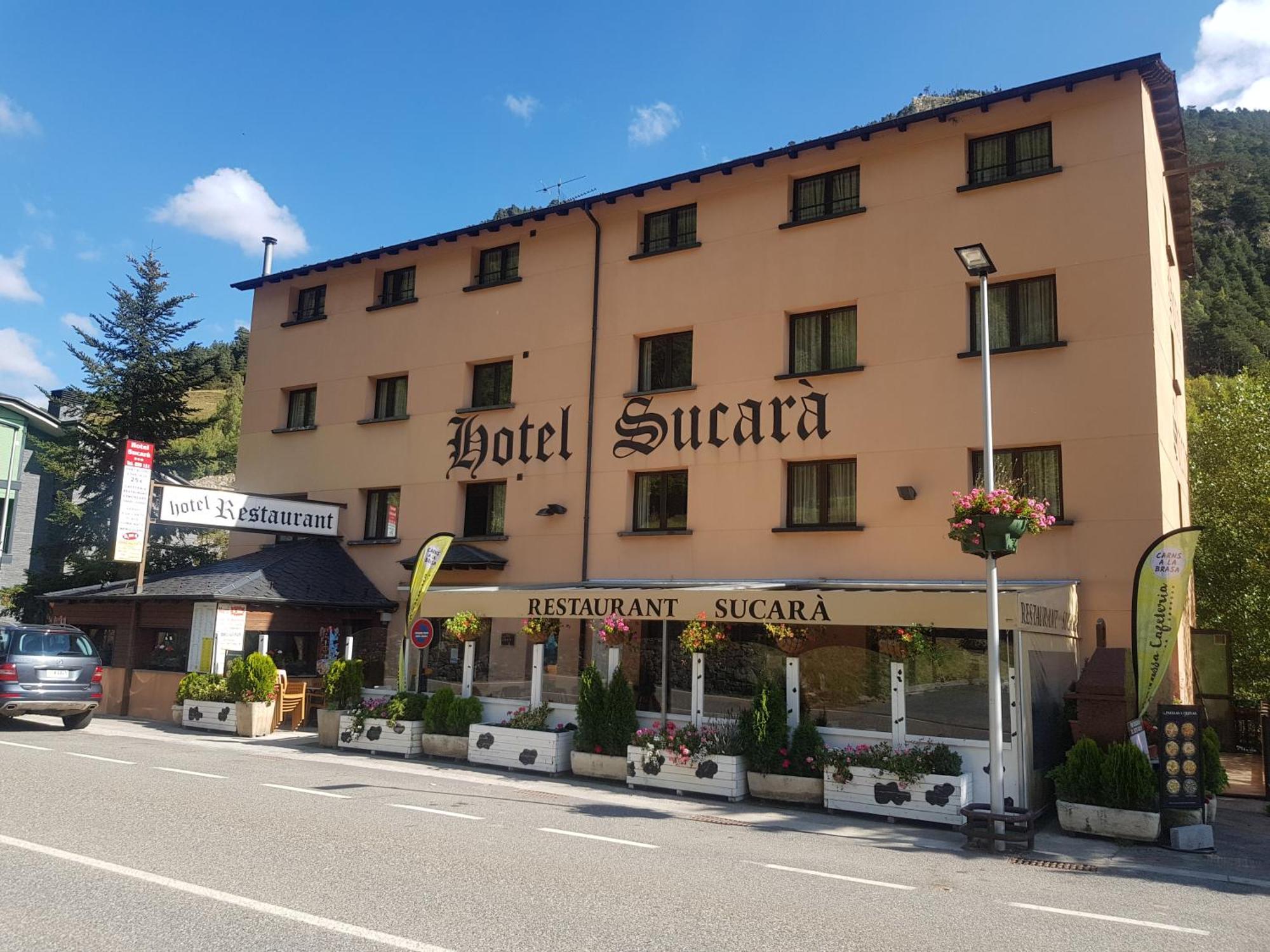 Hotel Sucara La Cortinada Bagian luar foto