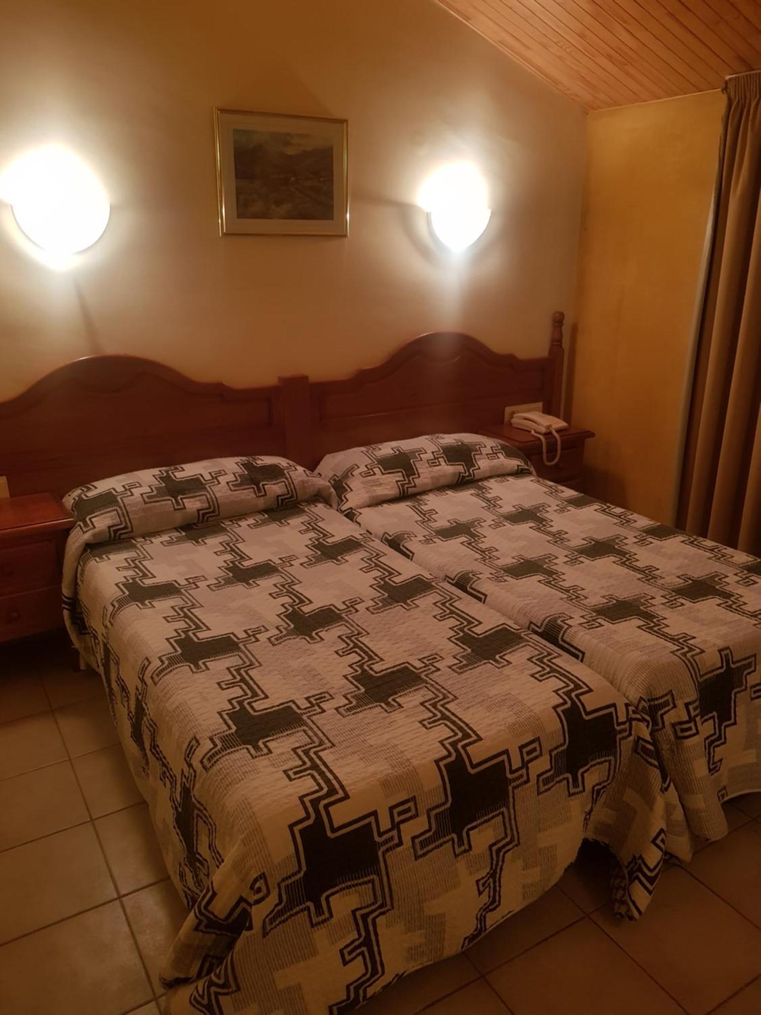 Hotel Sucara La Cortinada Bagian luar foto