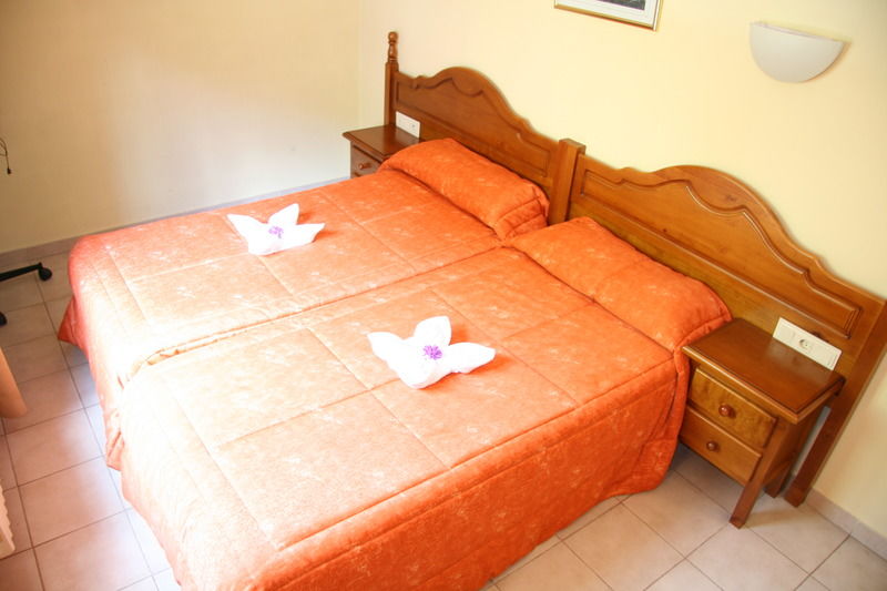 Hotel Sucara La Cortinada Bagian luar foto