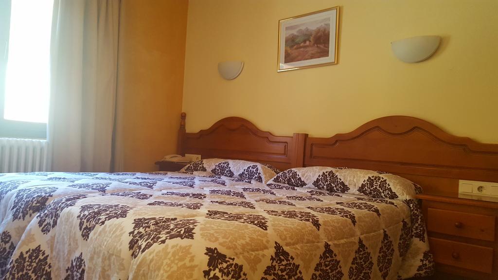 Hotel Sucara La Cortinada Bagian luar foto