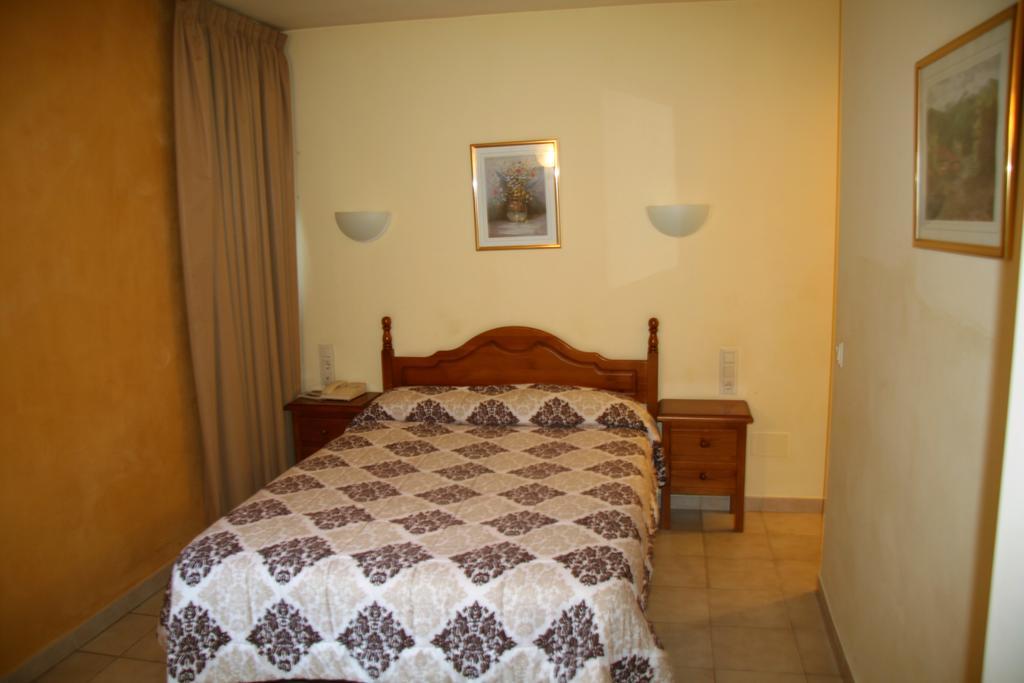 Hotel Sucara La Cortinada Bagian luar foto